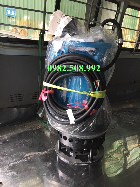 Máy bơm hút bùn Tsurumi KRS2-100, 6kw