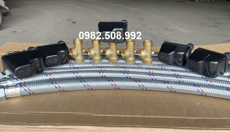 Ph?kiện bình tích áp: co 5 ng? dây mềm và rơ le áp suất